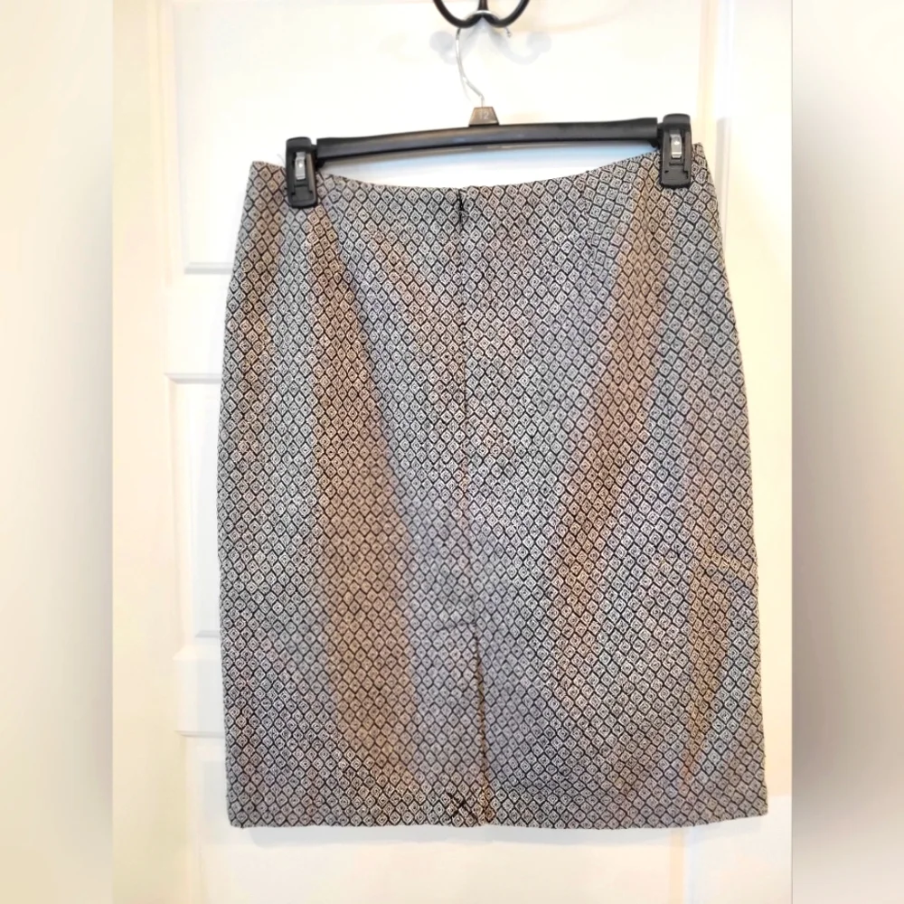 WOMEN'S GREY AND BLACK METRO STYLE SKIRT SUIT SET SIZE 12 - Picture 12 of 16